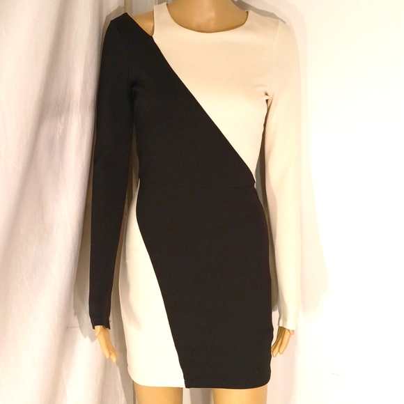 🔥 NWOT Alice + Olivia Black & White Colorblock Open shoulder Dress - Picture 11 of 14